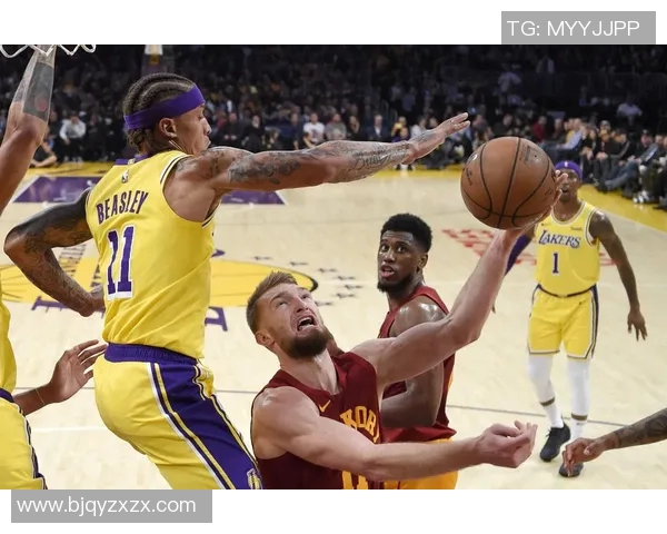 足球明星坐板凳时刻精彩回顾高清视频集锦让你领略不同风采